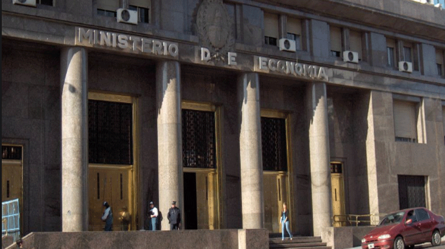 Alto riesgo, suba de tasas y devaluación: lo que nadie dice del "hot sale" de dólares