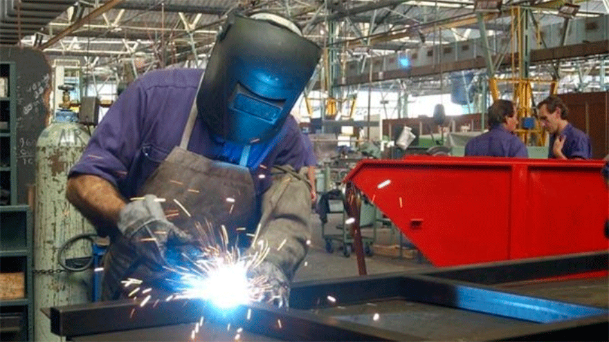 La UIA prepara un nuevo documento con 10 propuestas para reactivar el sector