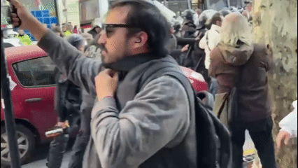 Violentos enfrentamientos con la policía y al menos cinco detenidos, en una nueva marcha de los jubilados al Congreso