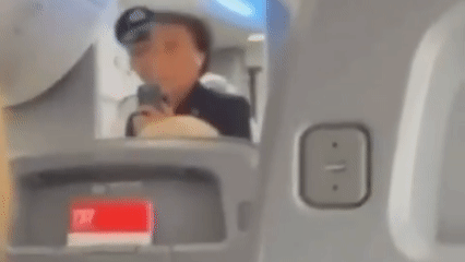 Bajaron al Puma Rodríguez de un avión tras un cruce con la tripulación: la explicación del cantante