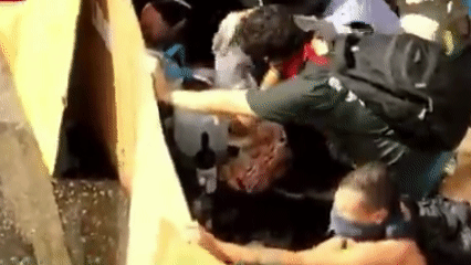 Incidentes entre la policía y manifestantes fuera del Congreso: bombas molotov, piedrazos y gas pimienta