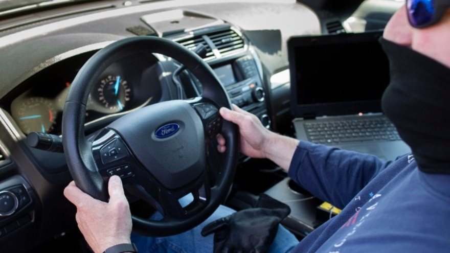 El software calienta el motor a un nivel elevado, y tanto la configuración de calor como la del ventilador funcionan a alta potencia