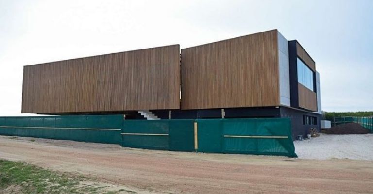 La casa a metros del mar en José Ignacio que Suar puso en venta