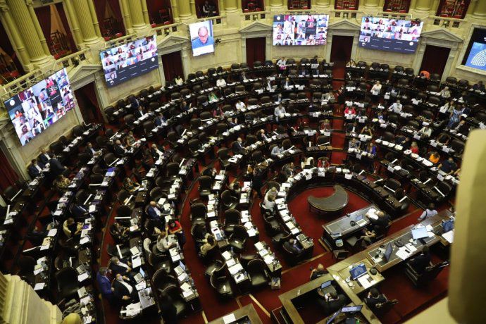 La Cámara de Diputados rechazó la ley de gastos y recursos por 132 votos -aportados por JXC, Interbloque Federal, la izquierda y la derecha- contra 121 del Frente de Todos y el Interbloque de Provincias Unidas.
