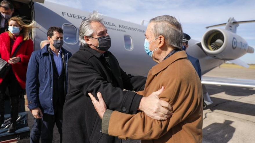 Alberto Fernández y el gobernador cordobés, Juan Schiaretti: abrazos para la foto pero sin acuerdo político