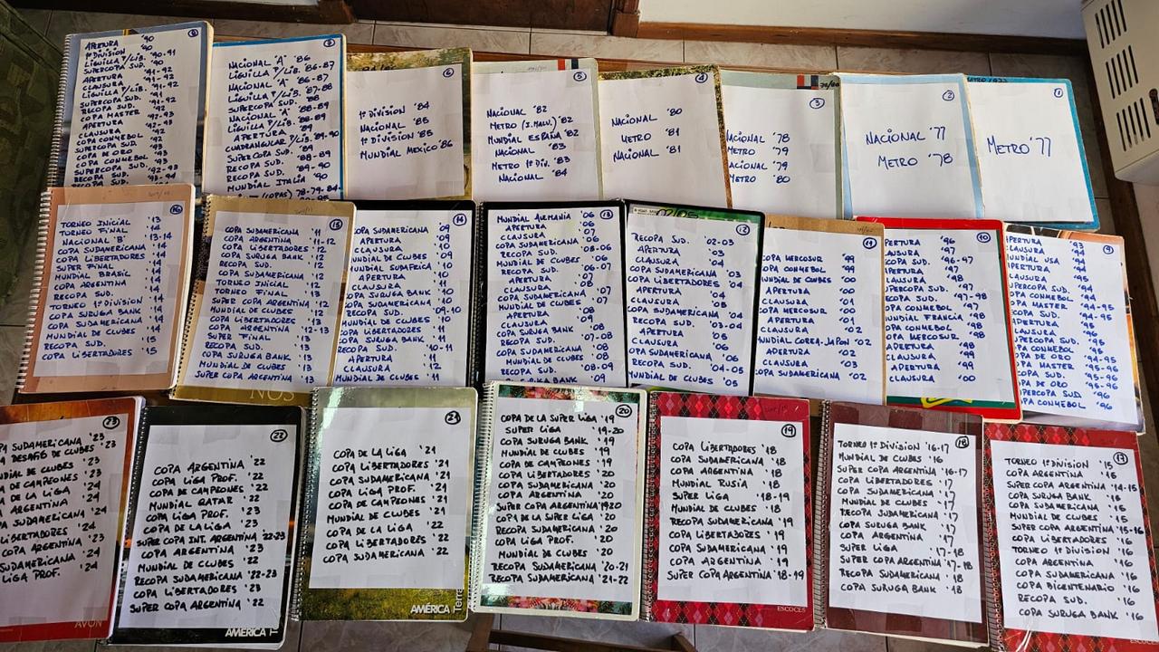 Desde hace 47 años, Donadio lleva el registro de 264 torneos en 23 cuadernos y continúa