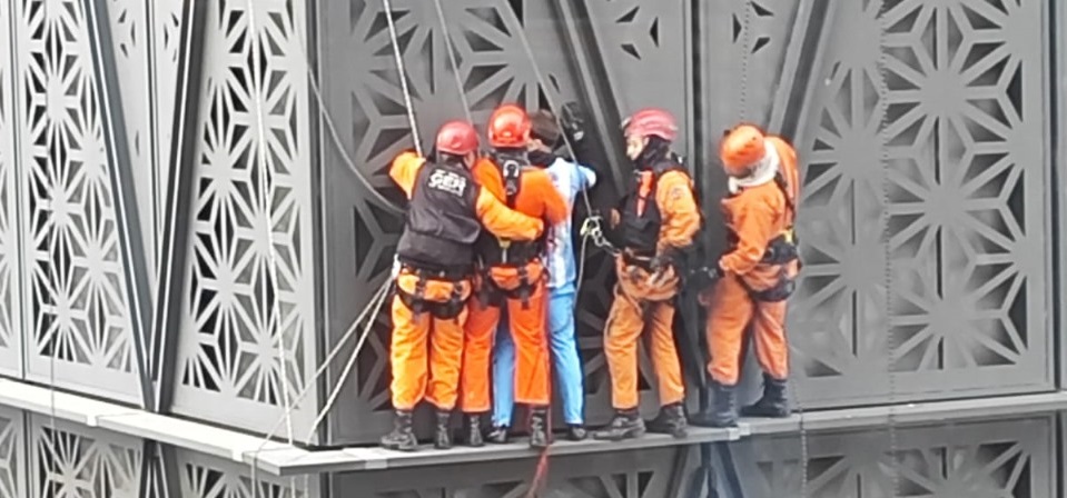 La Justicia dispuso una multa y una probation al influencer polaco que escaló el edificio en Puerto Madero