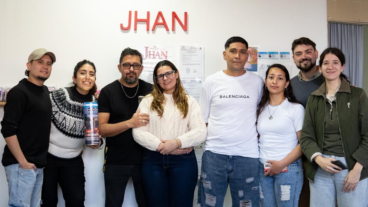 En Jhan trabajan jóvenes sin experiencia, personas mayores de 60 y mujeres con hijos