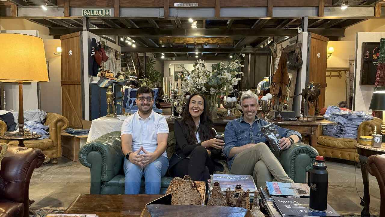 Manuel Arias, CFO R3al Blocks, Débora Carrizo,CEO R3al Blocks y Nicolás Tiferes, dueño de Mathienzo