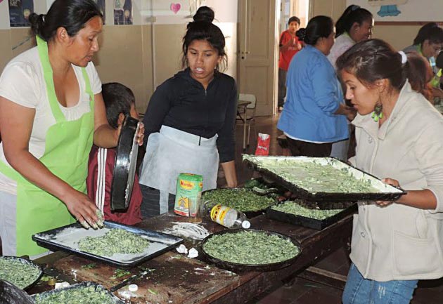Varias ONG participantes ayudan a comedores comunitarios.