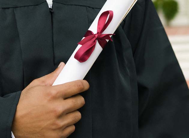 Los diplomas de la UBA se entregarán en formato físico y digital