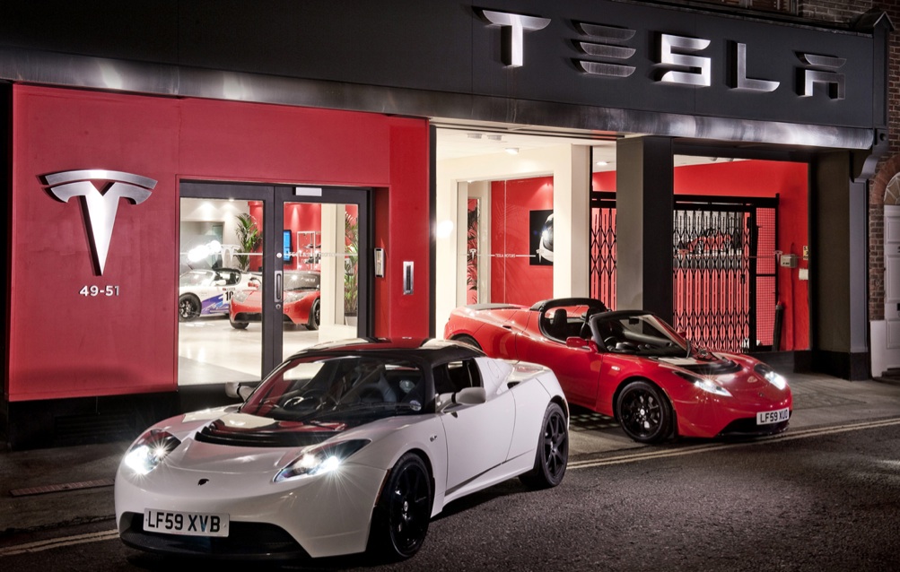 Tesla suele buscar profesionales de ingeniería, inteligencia artificial, diseño, producción, entre otros campos
