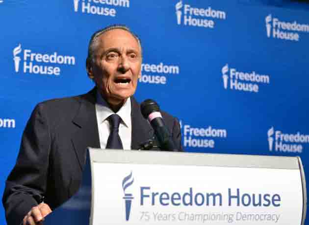 su margen de EBITDA Ajustado que fue del 14,9% comparado con 17,6% del año pasado, todo lo cual contribuyó a que el margen neto del grupo se derrumbara un 119%