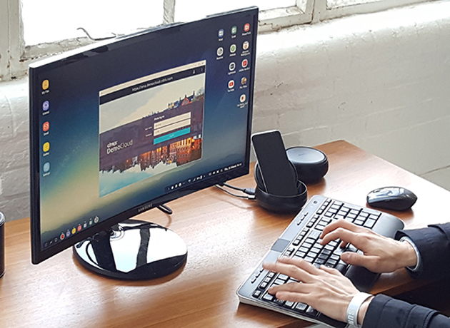 Hay diferentes maneras de vincular un celular con un monitor de computadora.