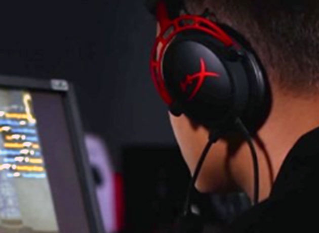Kingston fabrica los auriculares HyperX, de gran demanda entre los jugadores.