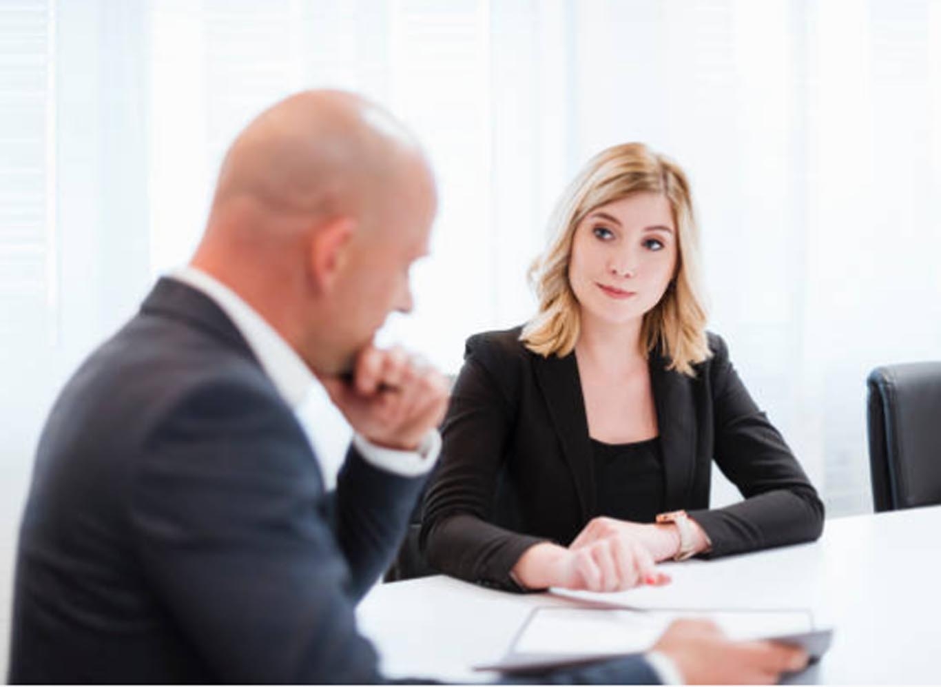  Negociar un aumento salarial es un desafío; prepárate y sé estratégico.