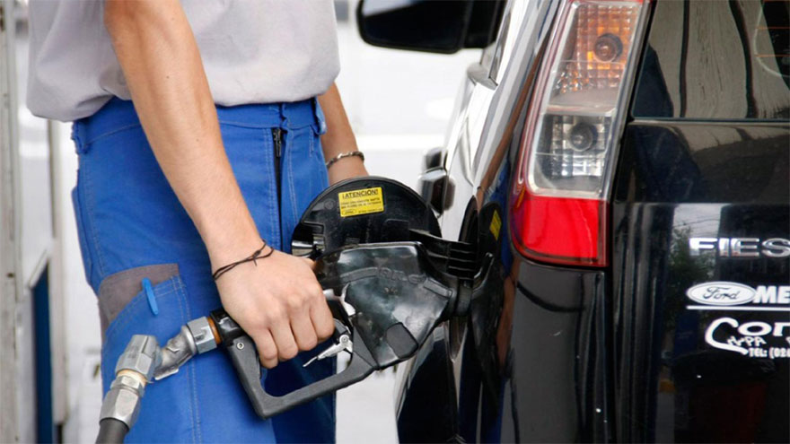 Los empleados de estaciones de servicio reclaman el bono que fijó el Gobierno.