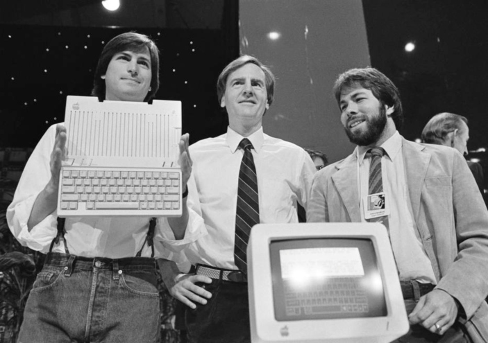 Steve Jobs y Steve Wozniak juntos.