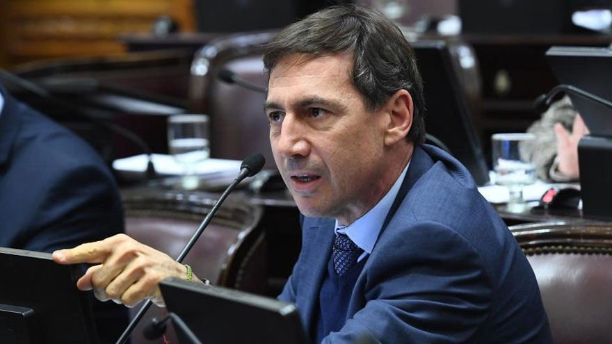 Naidenoff aseguró que