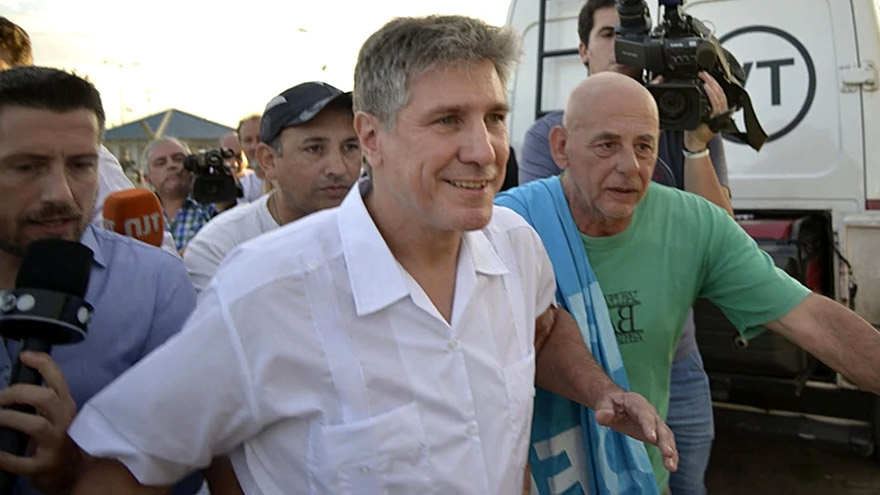El ex vicepresidente tendrá su propio programa de radio