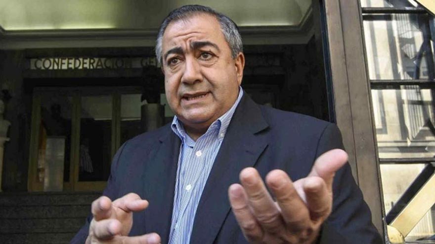 El jefe de la CGT relativizó el impacto de la suba del dólar blue en la economía.