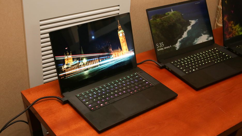 Razer Blade 15 Advanced: Razer toma su excelente Blade de 15 pulgadas y agrega gráficos Nvidia RTX a su diseño Max-Q, hasta el RTX 2080. Razer también agregó una cámara Web de infrarrojos para que puedas usarla con el reconocimiento facial de Windows Hello. La nueva versión de la serie RTX 20 llegará el 29 de enero, con un precio de entre 2.300 y 3.000 dólares.