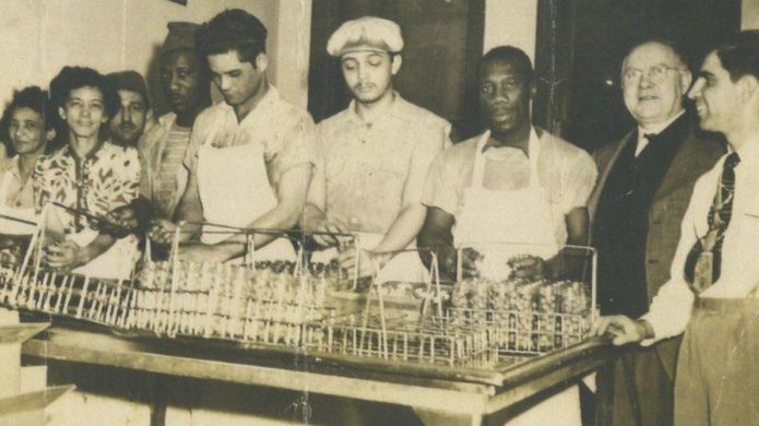 En sus comienzos, vendía productos como aceite de oliva para expatriados españoles