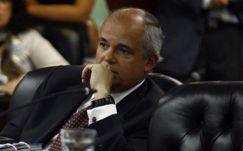 Según planteó Fargosi, Doñate se recibió de abogado en 2015 y no llega a tener los ocho años de abogado que se requieren
