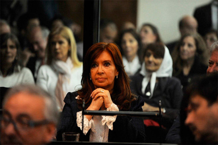 Cristina Kirchner recusó a un perito del juicio oral: "¿Ustedes opinan que este sr. es imparcial?"