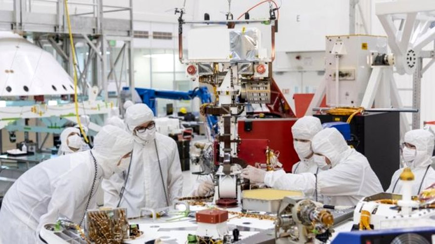 El Laboratorio de Propulsión a Chorro ha diseñado robots de exploración espacial como los llevados a Marte en años recientes.