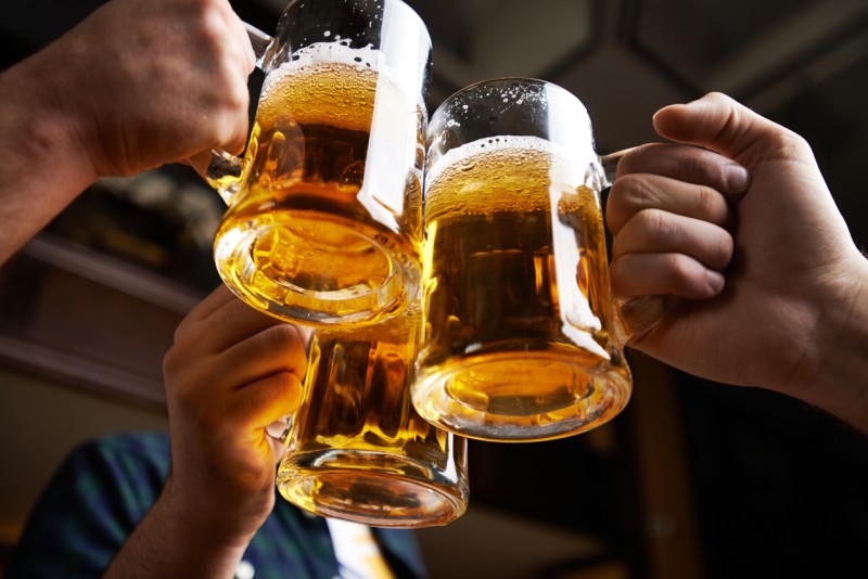 Stella Artois te invita a disfrutar de una cerveza.