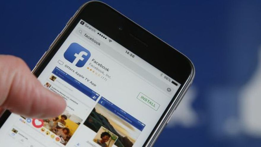Facebook rastrea tus fotos aunque estén fuera de la red social: así es como lo hace