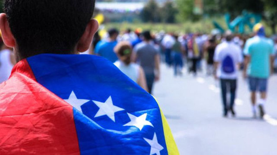 Biden suavizará las políticas inmigratorias y asignará el estatus de