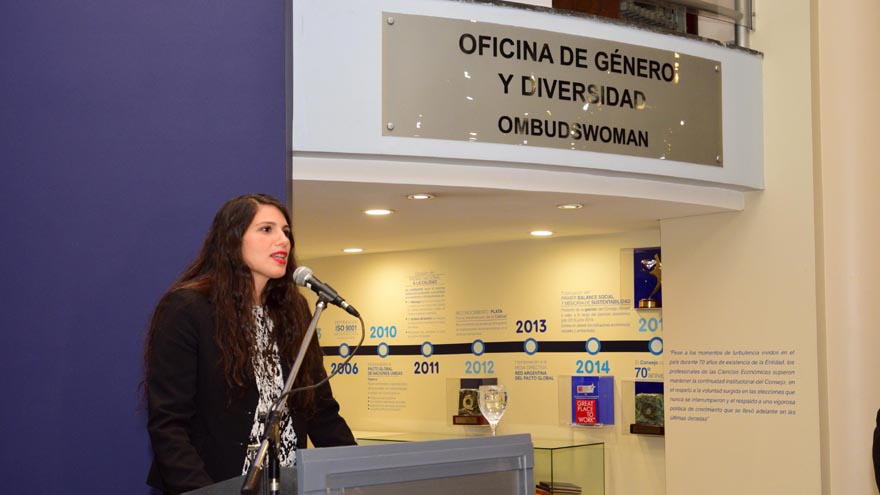 Gabriela Russo busca la reelección con apoyo de la UBA
