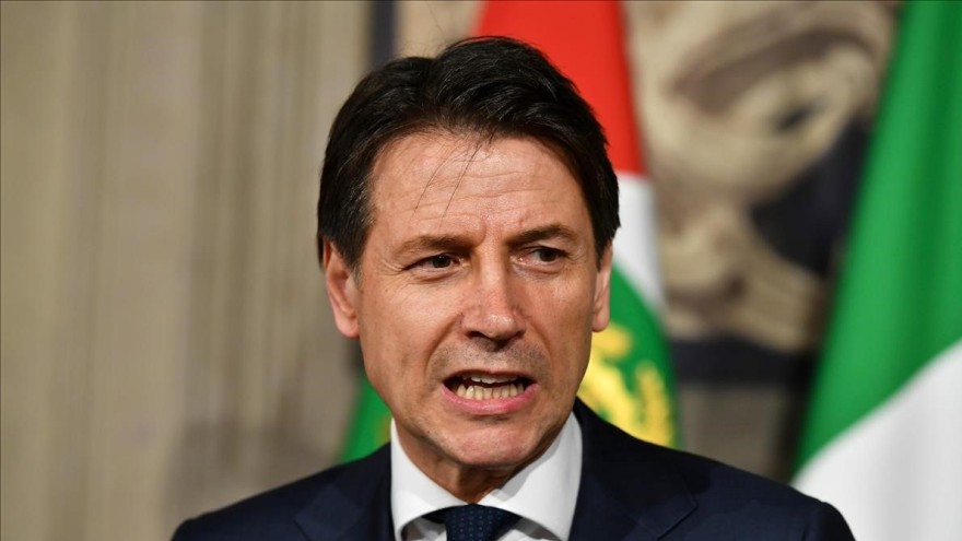 Conte renunció a su cargo y buscará formar nuevos consensos para lograr un tercer mandato
