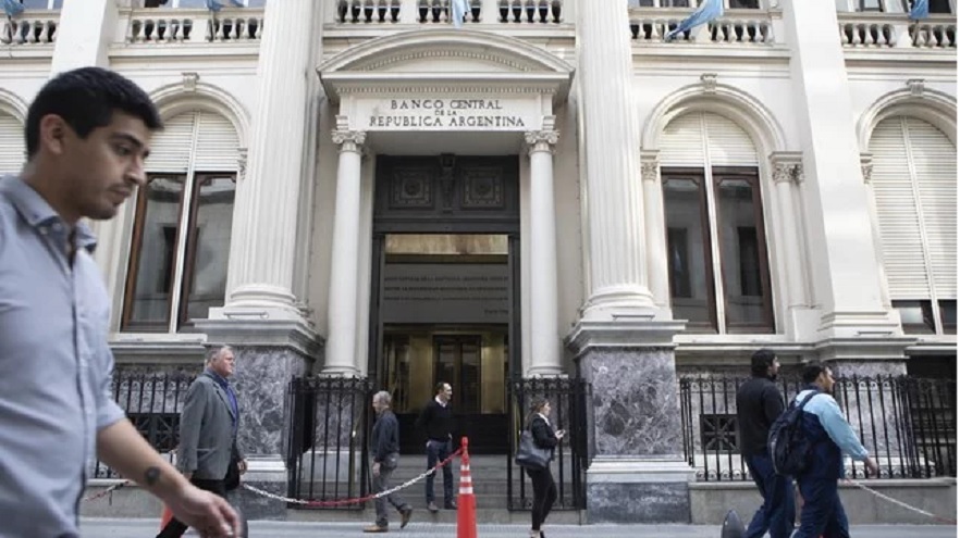 Exportadores no tendrán obligación de liquidar dólares que deban usar para el pago de importaciones