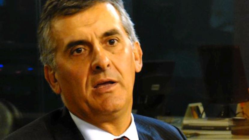 Santangelo cargó la culpa a la política macroeconómica