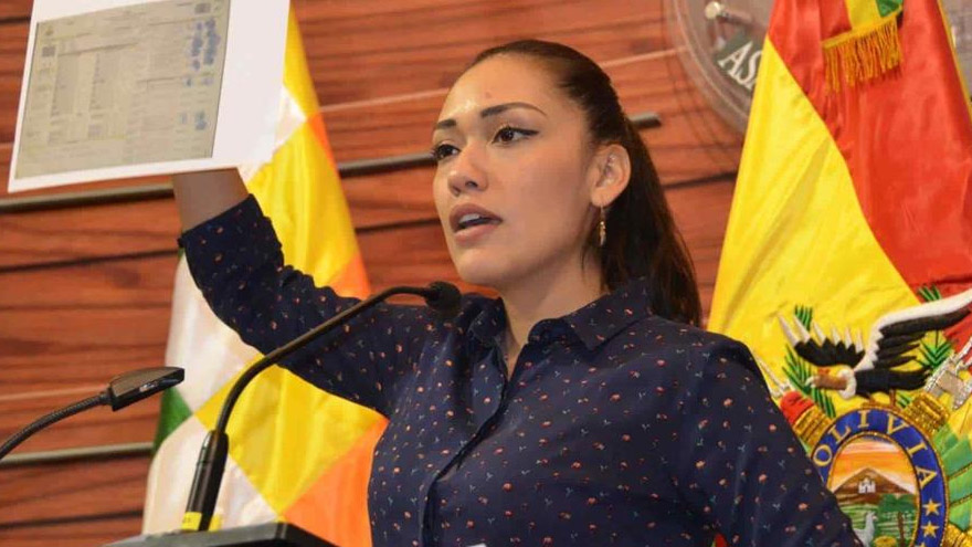 Adriana Salvatierra, presidenta del Senado.