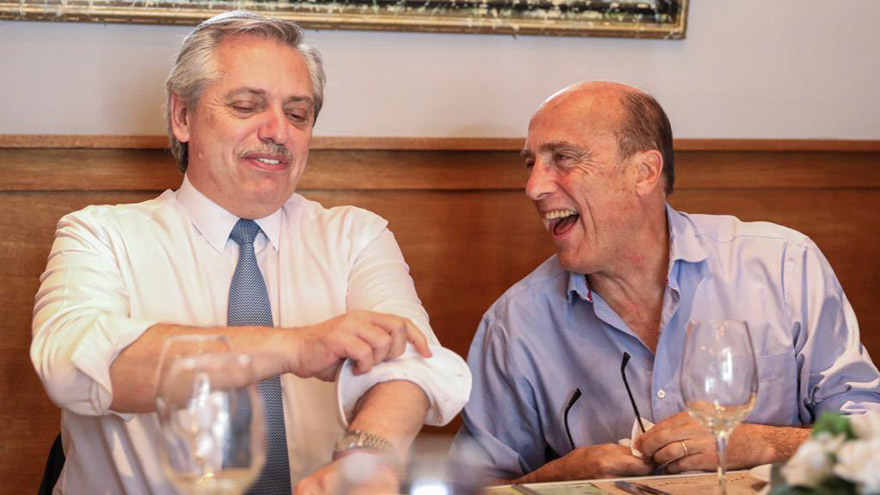 Fernández junto al uruguayo Martínez.