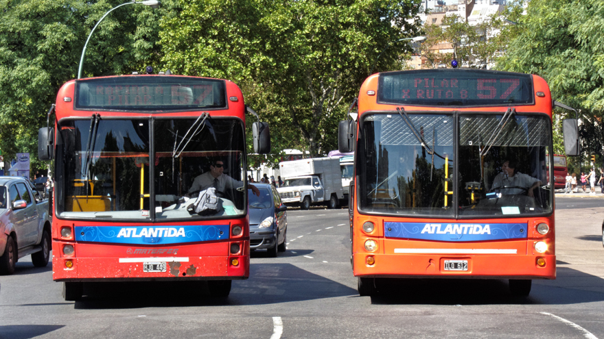 El paro de colectivos llega en plena cuarentena.