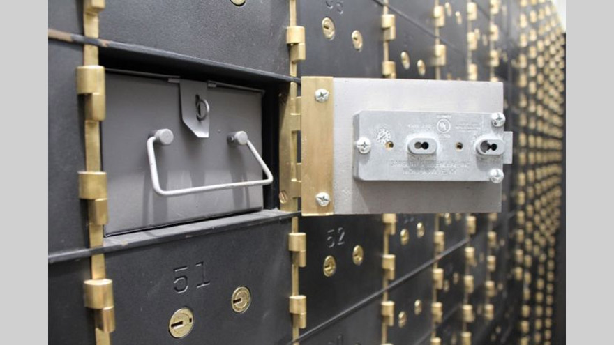 La caja de seguridad, un clásico destino de tiempos turbulentos, está perdiendo protagonismo ante ahorristas que dejan los dólares en el banco
