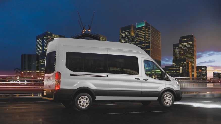 Así es la Ford Transit para pasajeros.