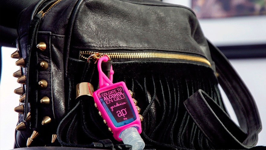 El alcohol en gel es útil en caso de que no se puedan lavar las manos