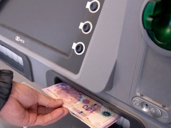 Bono Anses: se busca que los beneficiarios cobren por cajero automático.