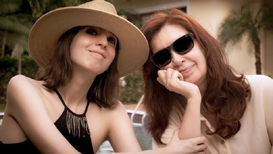 Florencia Kirchner salió a defender a su madre tras los dichos de Etchecopar