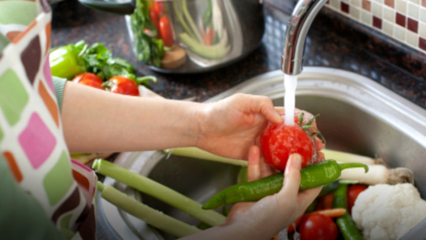 La gente adquirió la costumbre de limpiar y esterilizar cada producto