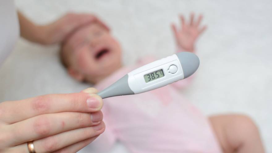 En los bebés la fiebre puede ser más severa