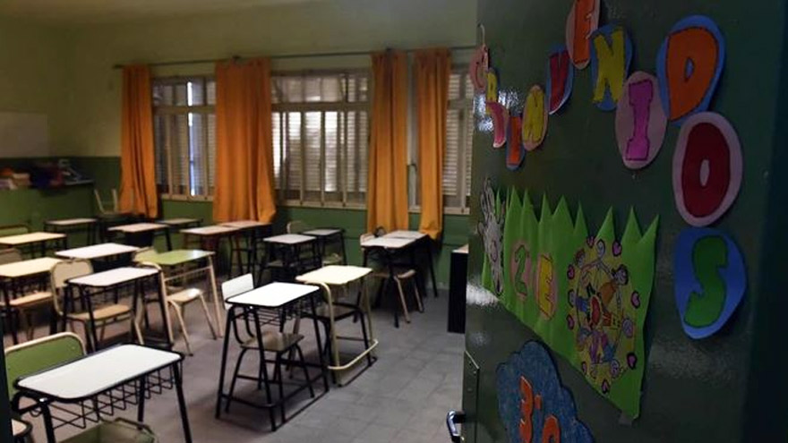 La indefinición sobre el retorno a la escuela agrava la situación del transporte escolar