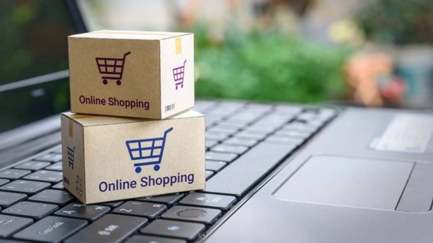 Comprar el regalo del Día de la Madre por Internet implica que la persona lo reciba o lo cambie sin salir de casa