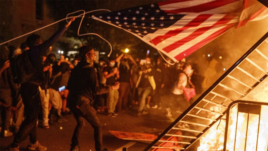 Las protestas violentas se reprodujeron en todo el país.